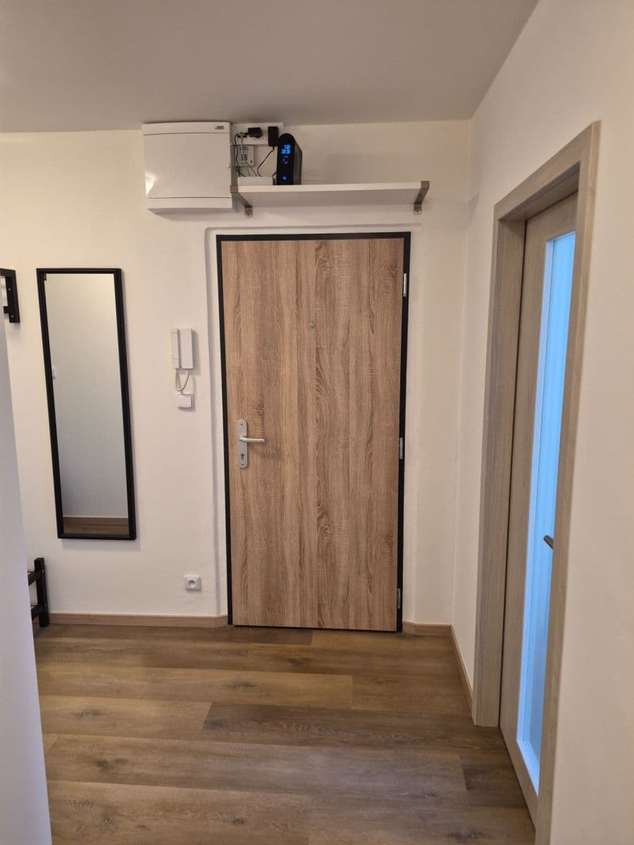 Prenájom bytu 3-izbový 80 m², Běhounkova, Praha, Praha Prenájom bytu 3-izbový 80 m², Běhounkova, Praha, Praha