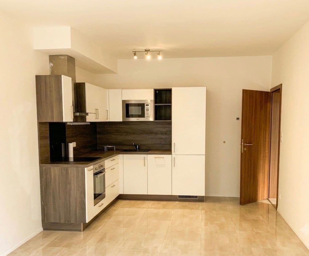 Prenájom bytu 2-izbový 60 m², Praha, Praha Prenájom bytu 2-izbový 60 m², Praha, Praha