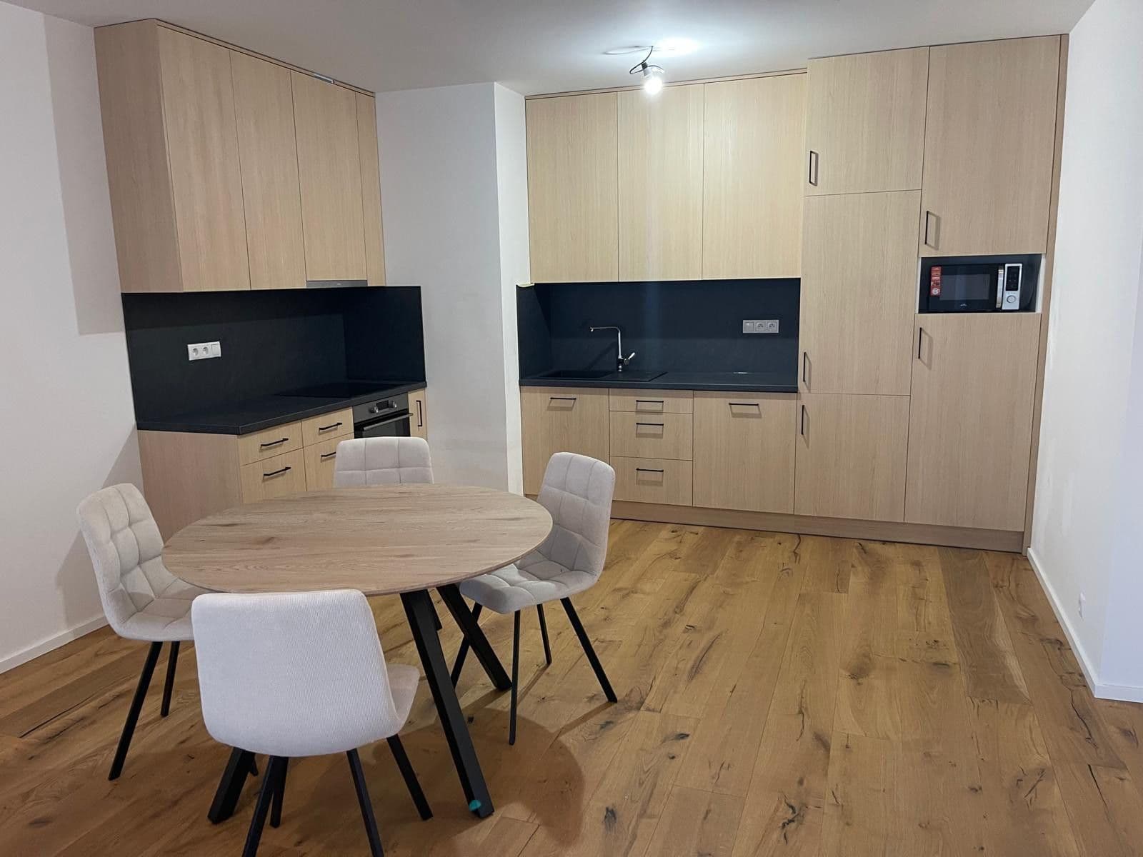 Prenájom bytu 2-izbový 66 m², Ramonova, Praha, Praha Prenájom bytu 2-izbový 66 m², Ramonova, Praha, Praha