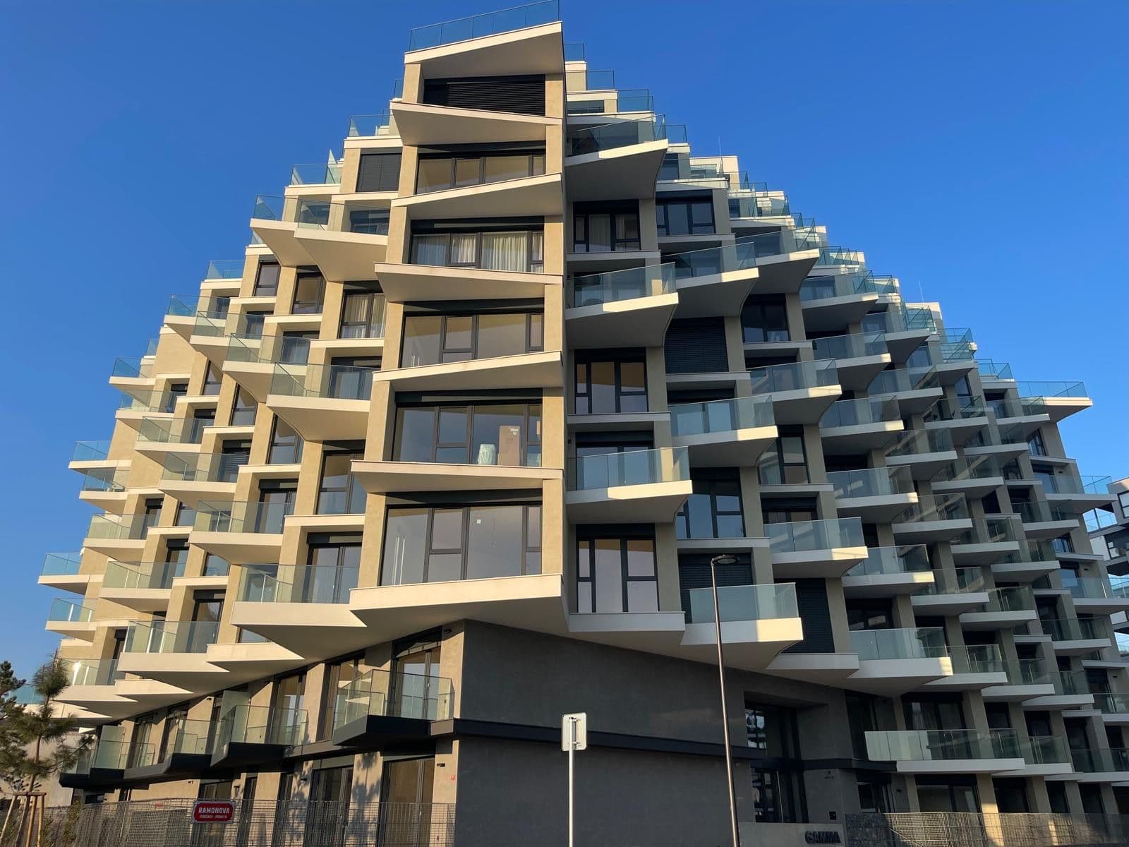 Prenájom bytu 2-izbový 66 m², Ramonova, Praha, Praha Prenájom bytu 2-izbový 66 m², Ramonova, Praha, Praha