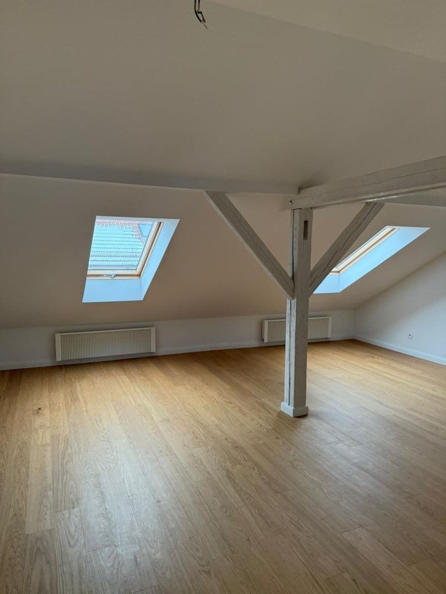 Prenájom bytu 2-izbový 82 m², Korunní, Praha, Praha Prenájom bytu 2-izbový 82 m², Korunní, Praha, Praha