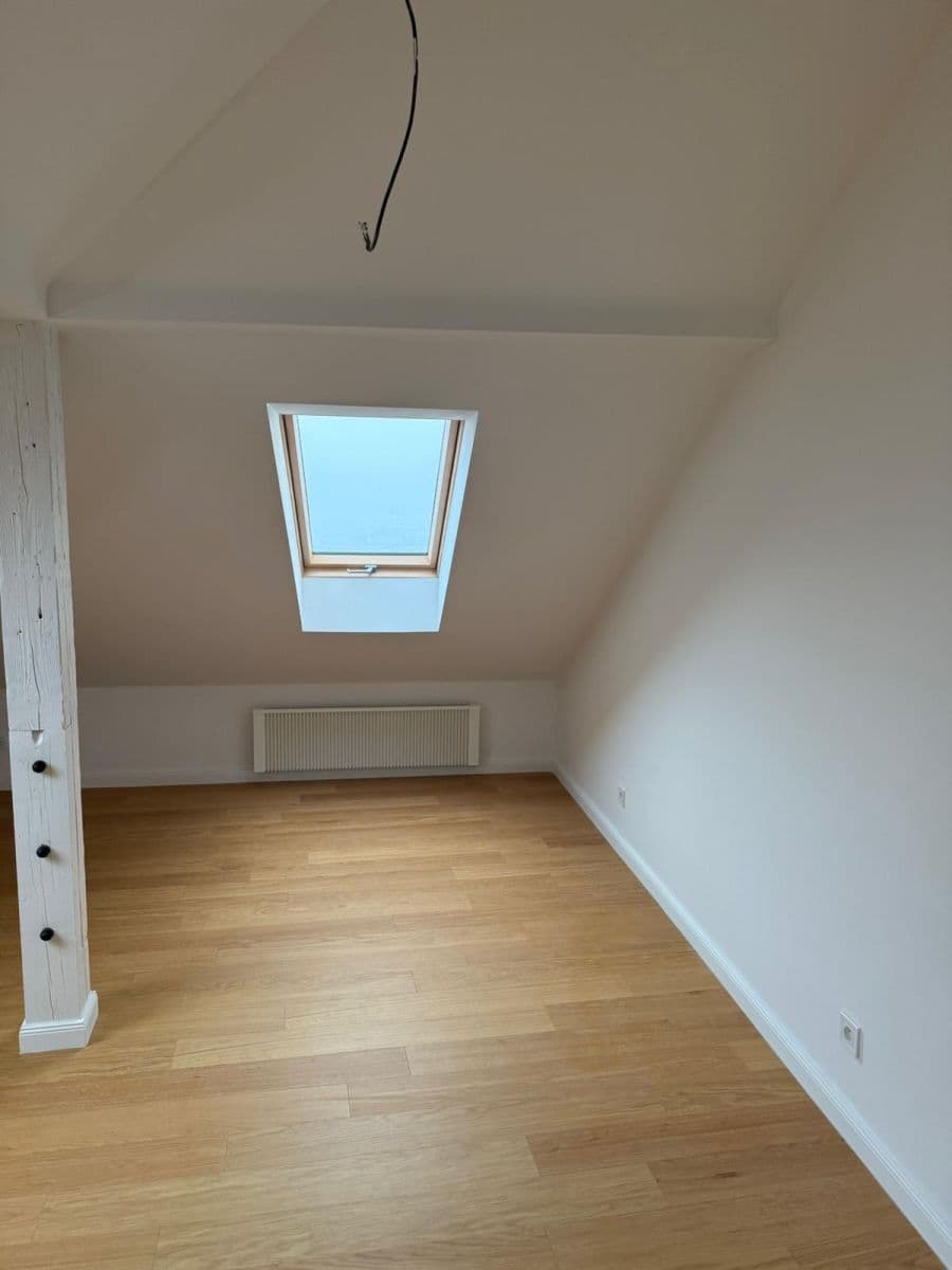 Prenájom bytu 2-izbový 82 m², Korunní, Praha, Praha Prenájom bytu 2-izbový 82 m², Korunní, Praha, Praha