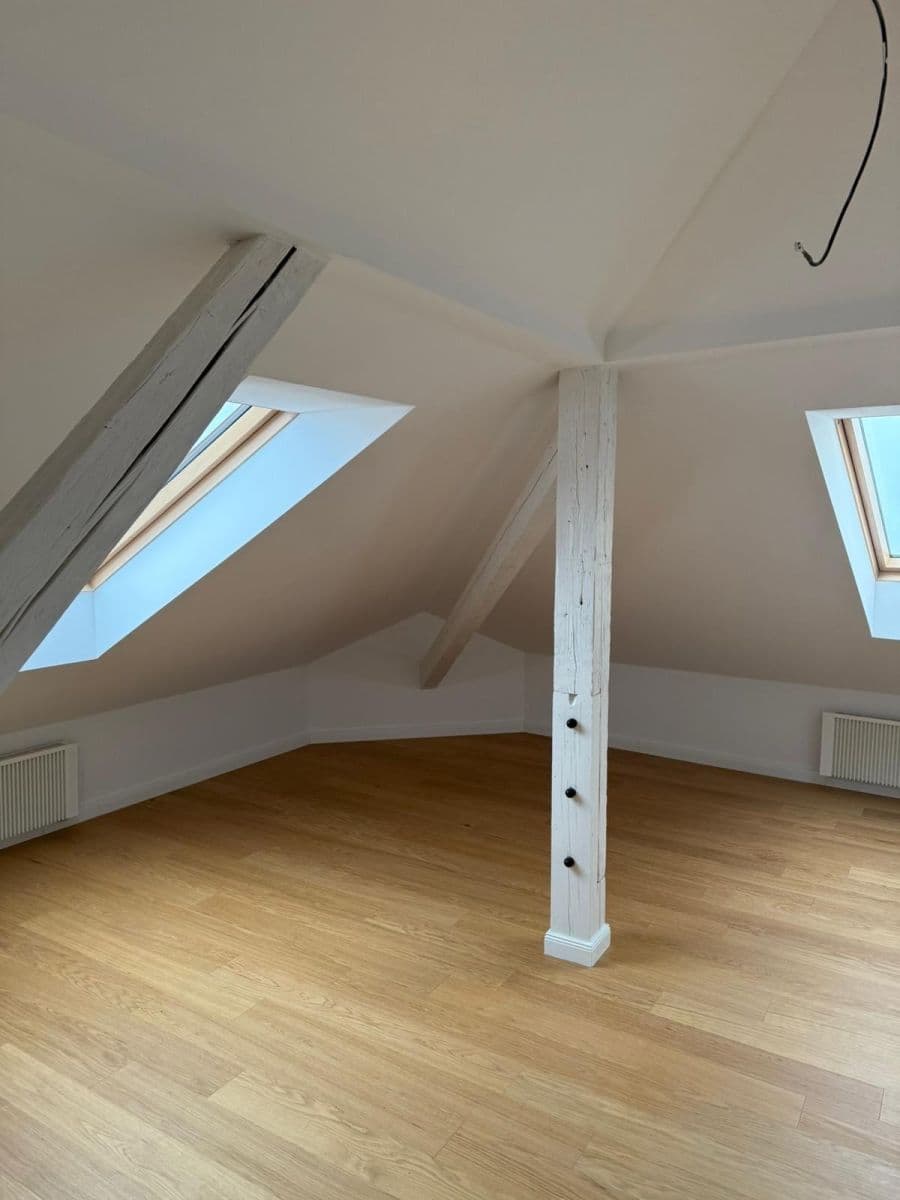 Prenájom bytu 2-izbový 82 m², Korunní, Praha, Praha Prenájom bytu 2-izbový 82 m², Korunní, Praha, Praha