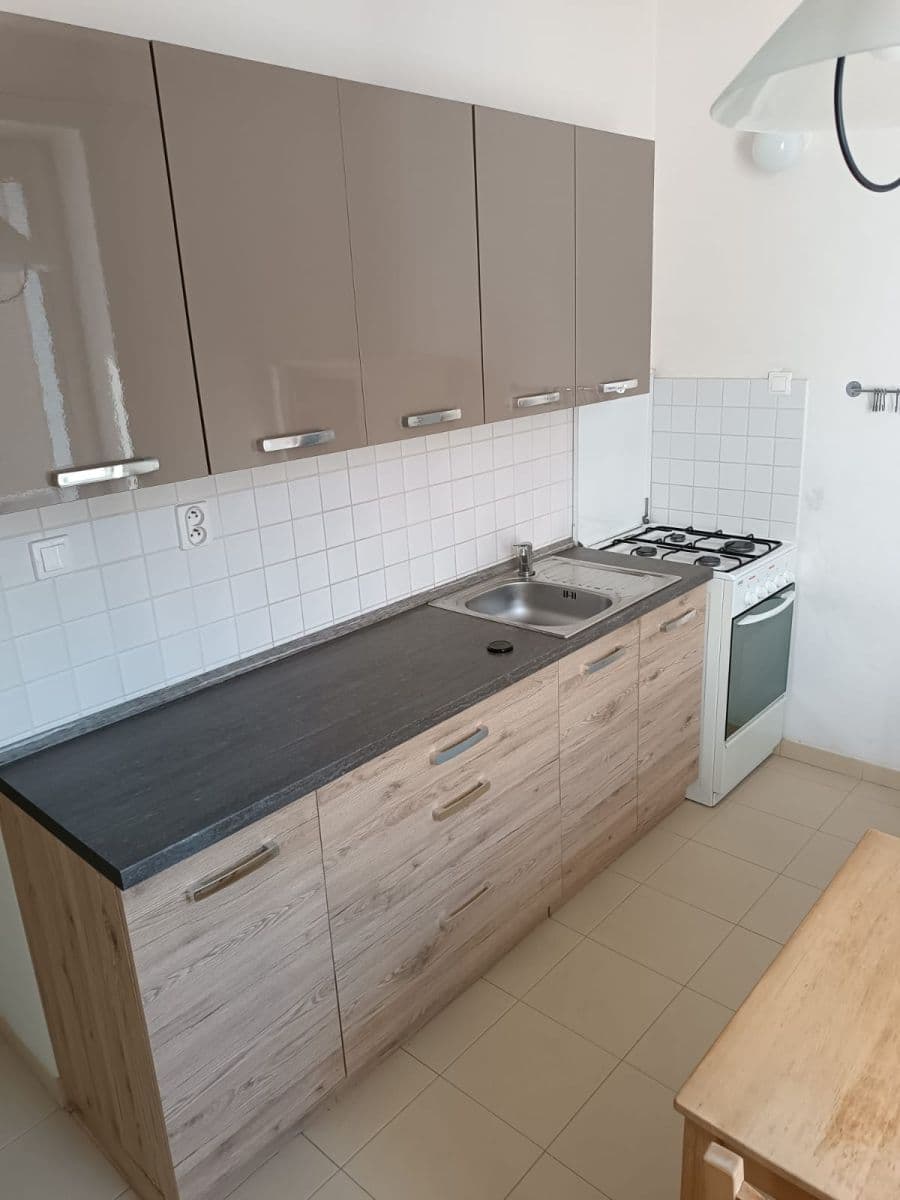 Prenájom bytu 1-izbový 36 m², Na Vrcholu, Praha, Praha Prenájom bytu 1-izbový 36 m², Na Vrcholu, Praha, Praha