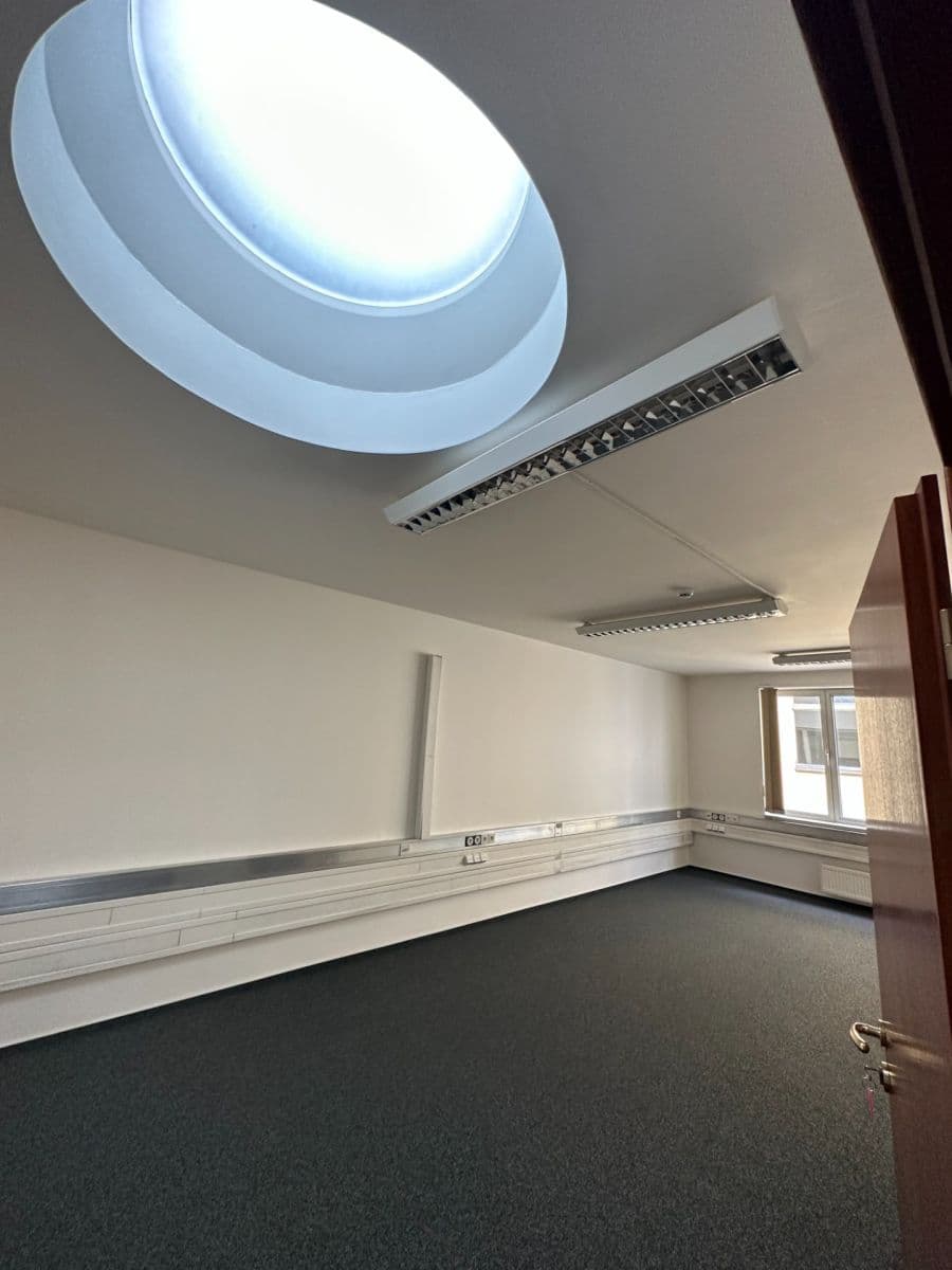Prenájom kancelárie 27 m², Truhlářská, Praha, Praha Prenájom kancelárie 27 m², Truhlářská, Praha, Praha