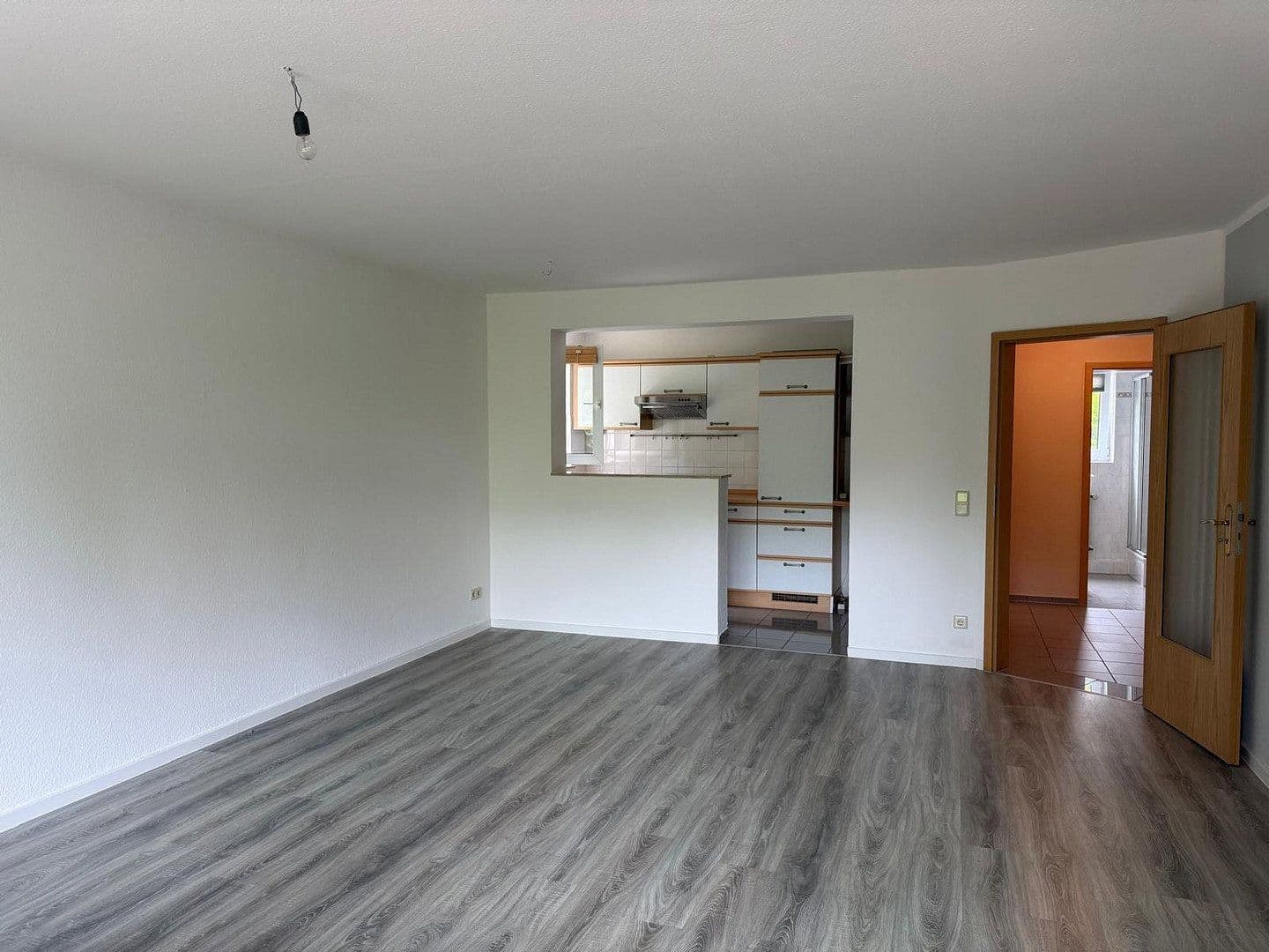 Prenájom bytu 2-izbový 57 m², Itzumer Hauptstraße, Hildesheim, Dolné Sasko Prenájom bytu 2-izbový 57 m², Itzumer Hauptstraße, Hildesheim, Dolné Sasko
