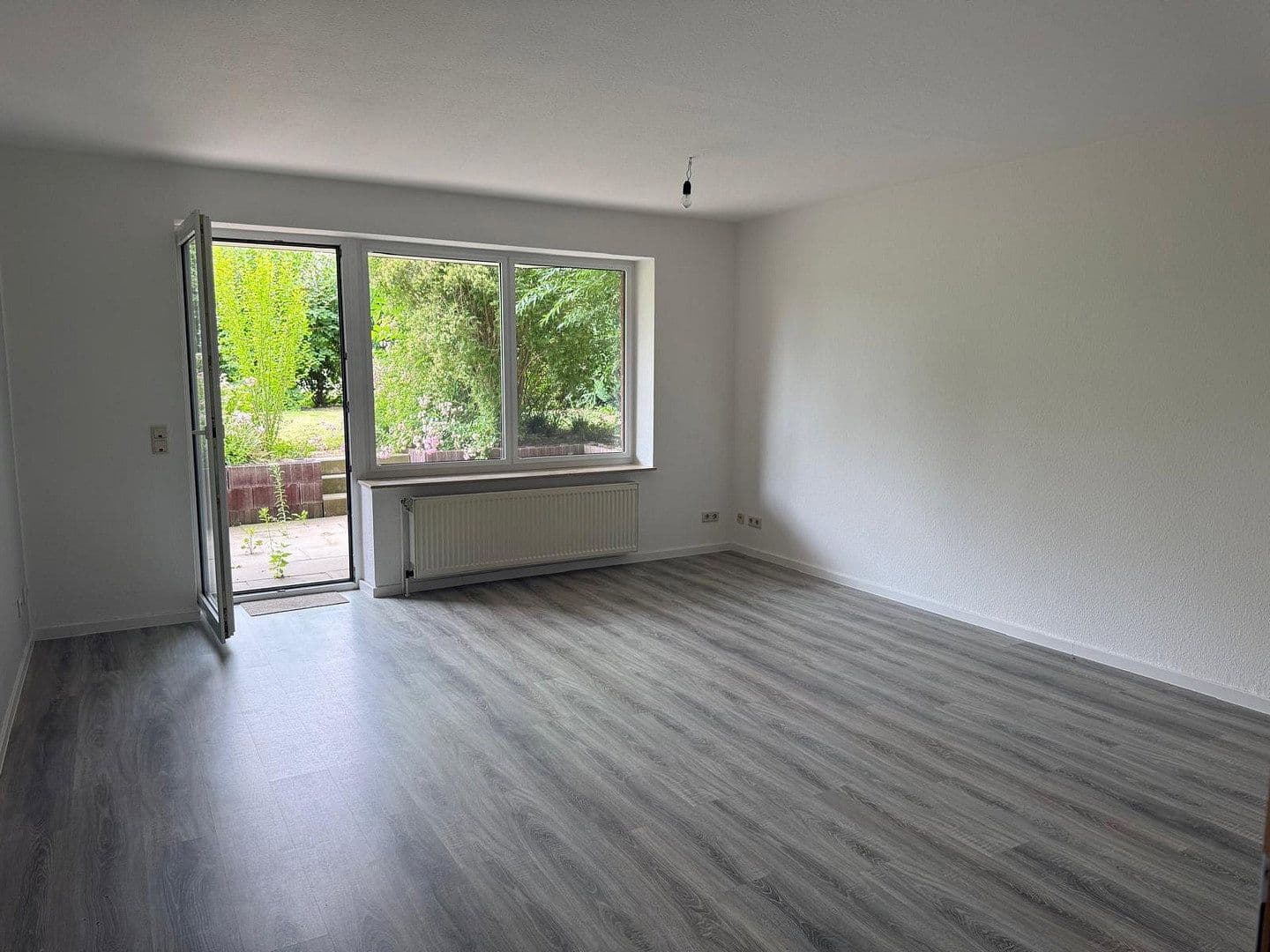 Prenájom bytu 2-izbový 57 m², Itzumer Hauptstraße, Hildesheim, Dolné Sasko Prenájom bytu 2-izbový 57 m², Itzumer Hauptstraße, Hildesheim, Dolné Sasko