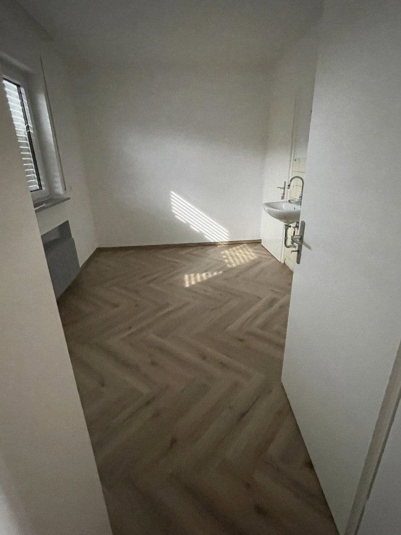 Prenájom bytu 5-izbový 107 m², Nagold, Bádensko-Wurttembersko Prenájom bytu 5-izbový 107 m², Nagold, Bádensko-Wurttembersko