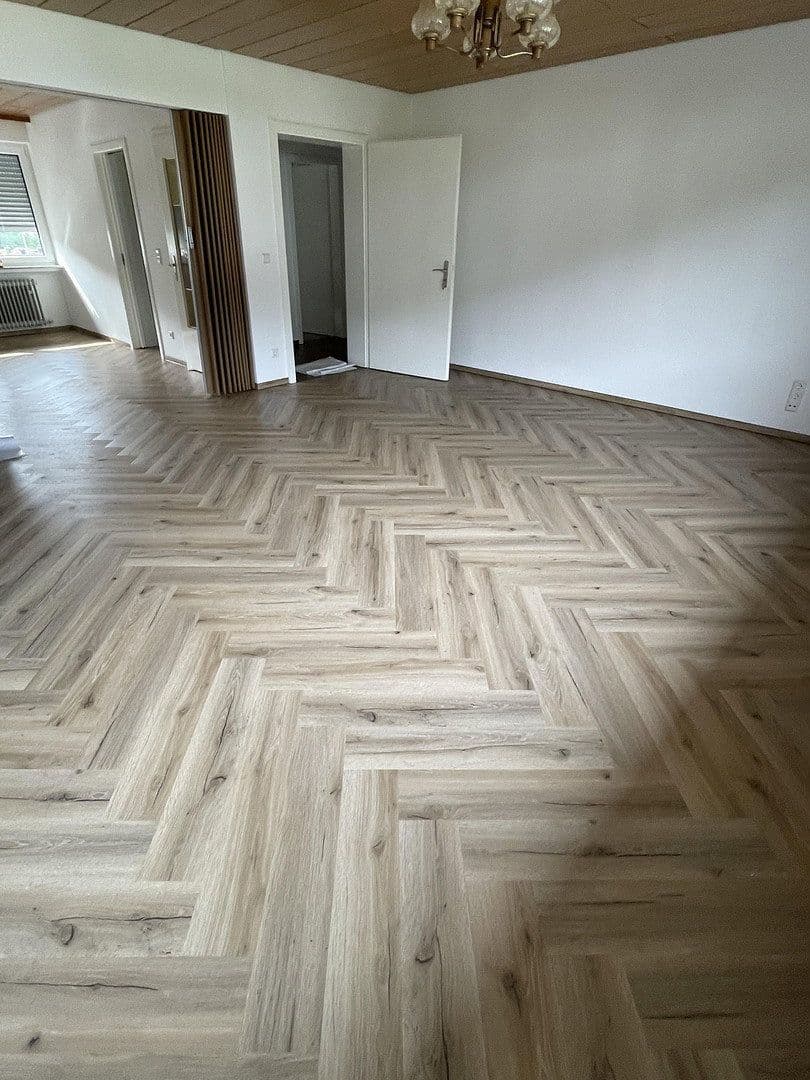 Prenájom bytu 5-izbový 107 m², Nagold, Bádensko-Wurttembersko Prenájom bytu 5-izbový 107 m², Nagold, Bádensko-Wurttembersko
