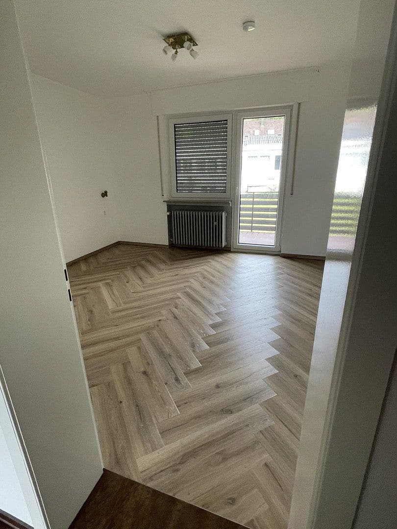Prenájom bytu 5-izbový 107 m², Nagold, Bádensko-Wurttembersko Prenájom bytu 5-izbový 107 m², Nagold, Bádensko-Wurttembersko