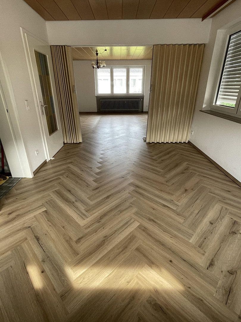 Prenájom bytu 5-izbový 107 m², Nagold, Bádensko-Wurttembersko Prenájom bytu 5-izbový 107 m², Nagold, Bádensko-Wurttembersko