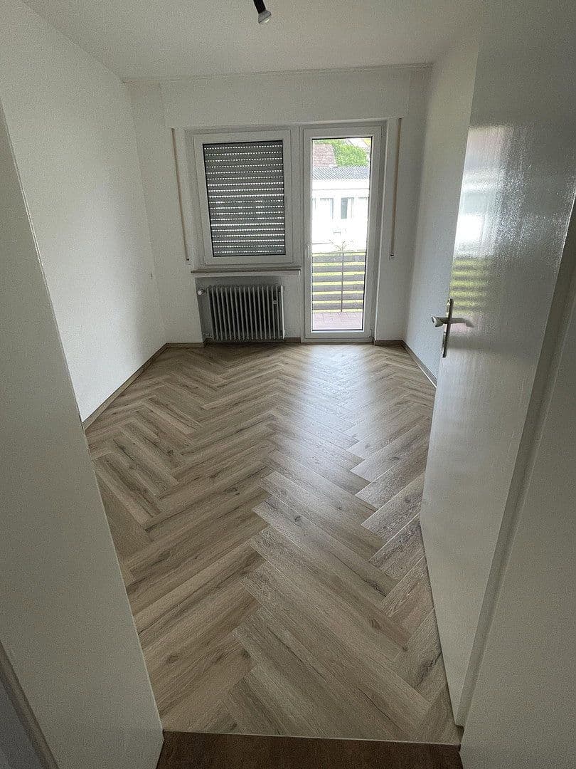 Prenájom bytu 5-izbový 107 m², Nagold, Bádensko-Wurttembersko Prenájom bytu 5-izbový 107 m², Nagold, Bádensko-Wurttembersko