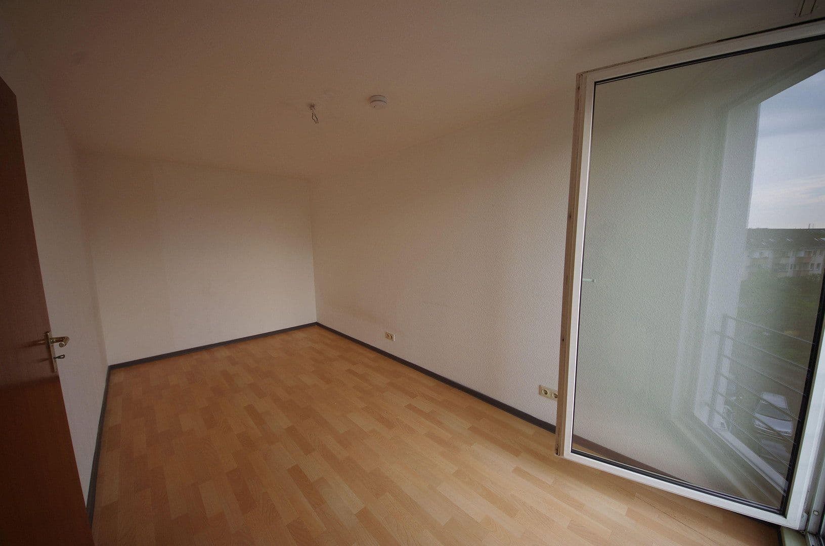 Prenájom bytu 2-izbový 32 m², Himmelgeisterstr. 85, Düsseldorf, Severné Porýnie - Westfálsko Prenájom bytu 2-izbový 32 m², Himmelgeisterstr. 85, Düsseldorf, Severné Porýnie - Westfálsko
