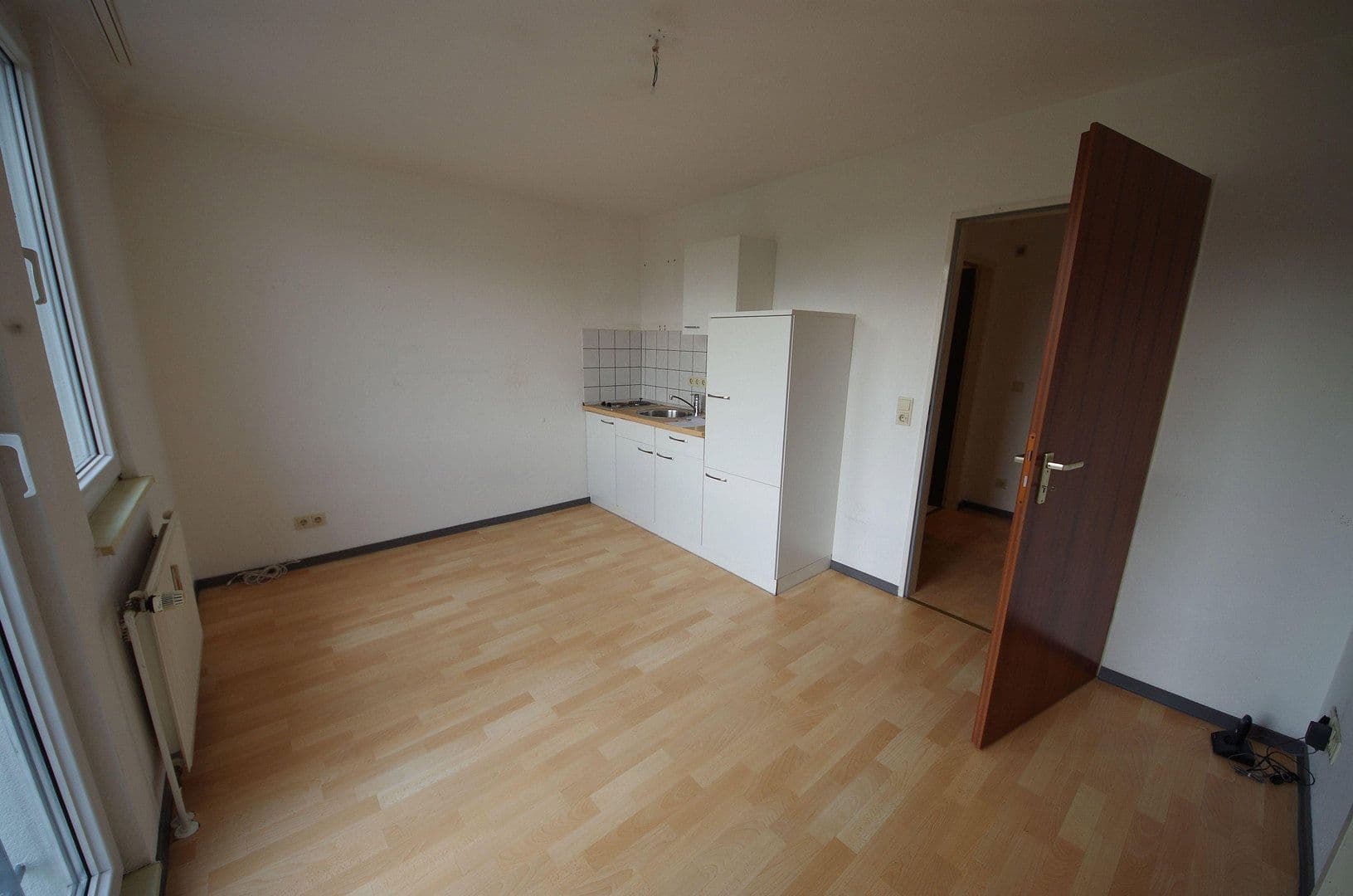Prenájom bytu 2-izbový 32 m², Himmelgeisterstr. 85, Düsseldorf, Severné Porýnie - Westfálsko Prenájom bytu 2-izbový 32 m², Himmelgeisterstr. 85, Düsseldorf, Severné Porýnie - Westfálsko