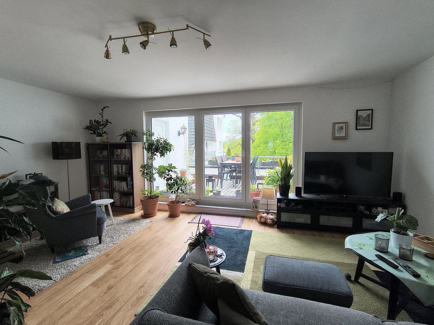Prenájom bytu 2-izbový 89 m², Lindenallee 60a, Neuruppin, Brandenbursko Prenájom bytu 2-izbový 89 m², Lindenallee 60a, Neuruppin, Brandenbursko