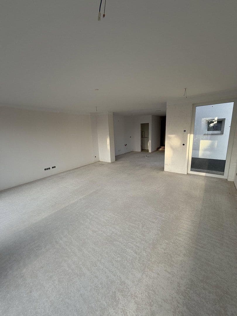 Prenájom bytu 3-izbový 95 m², Zülpich, Severné Porýnie - Westfálsko Prenájom bytu 3-izbový 95 m², Zülpich, Severné Porýnie - Westfálsko