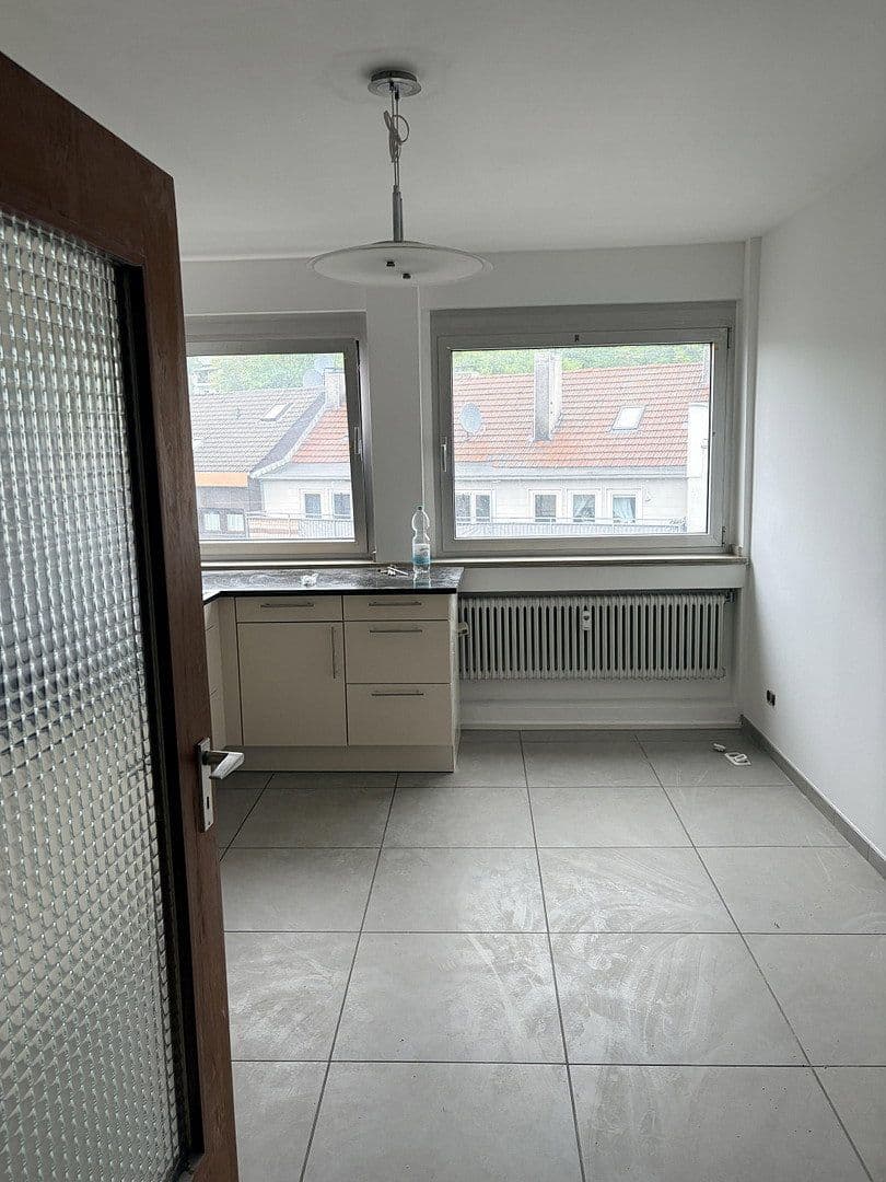 Prenájom bytu 2-izbový 80 m², Hofkamp 140, Wuppertal, Severné Porýnie - Westfálsko Prenájom bytu 2-izbový 80 m², Hofkamp 140, Wuppertal, Severné Porýnie - Westfálsko