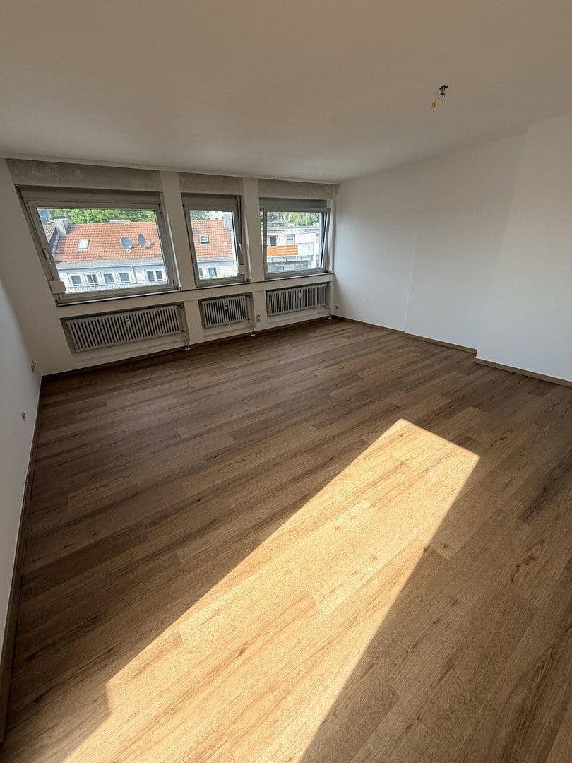 Prenájom bytu 2-izbový 80 m², Hofkamp 140, Wuppertal, Severné Porýnie - Westfálsko Prenájom bytu 2-izbový 80 m², Hofkamp 140, Wuppertal, Severné Porýnie - Westfálsko