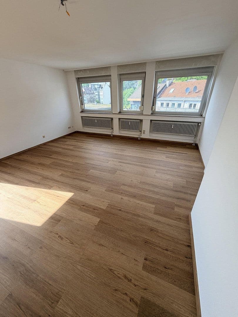 Prenájom bytu 2-izbový 80 m², Hofkamp 140, Wuppertal, Severné Porýnie - Westfálsko Prenájom bytu 2-izbový 80 m², Hofkamp 140, Wuppertal, Severné Porýnie - Westfálsko