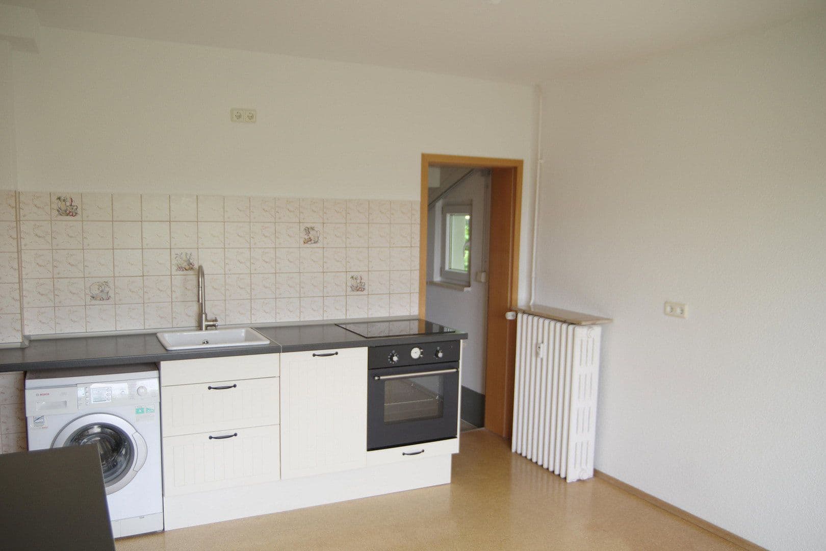 Prenájom bytu 2-izbový 89 m², Hilgenfeldweg 6, Jena, Durínsko Prenájom bytu 2-izbový 89 m², Hilgenfeldweg 6, Jena, Durínsko