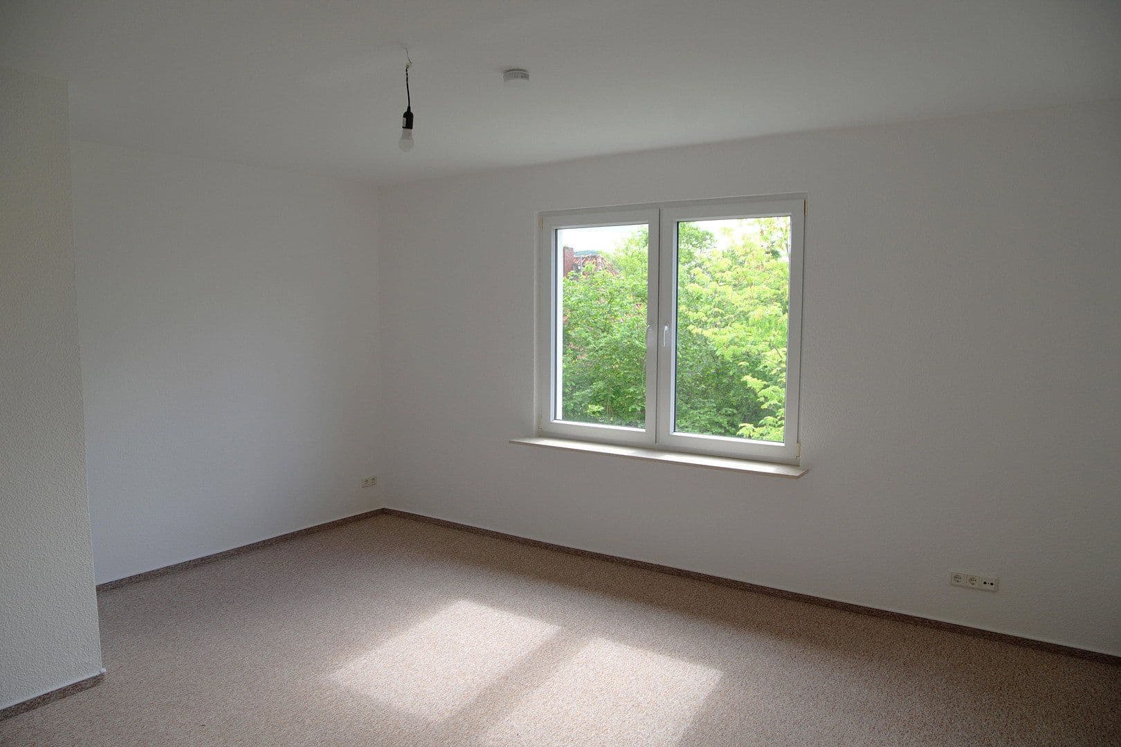 Prenájom bytu 2-izbový 89 m², Hilgenfeldweg 6, Jena, Durínsko Prenájom bytu 2-izbový 89 m², Hilgenfeldweg 6, Jena, Durínsko