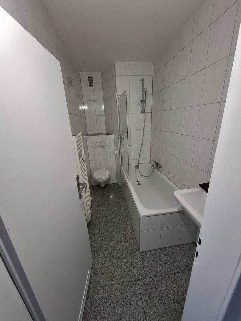 Prenájom bytu 3-izbový 73 m², Hermannshöhe 24, Bochum, Severné Porýnie - Westfálsko Prenájom bytu 3-izbový 73 m², Hermannshöhe 24, Bochum, Severné Porýnie - Westfálsko
