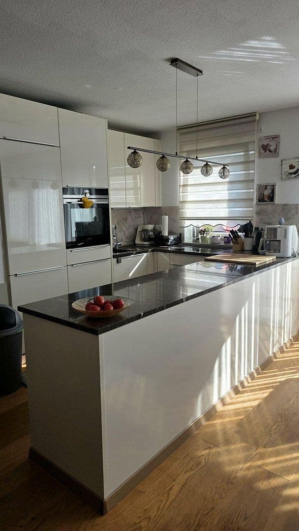 Predaj bytu 4-izbový 93 m², Haar, Bavorsko Predaj bytu 4-izbový 93 m², Haar, Bavorsko
