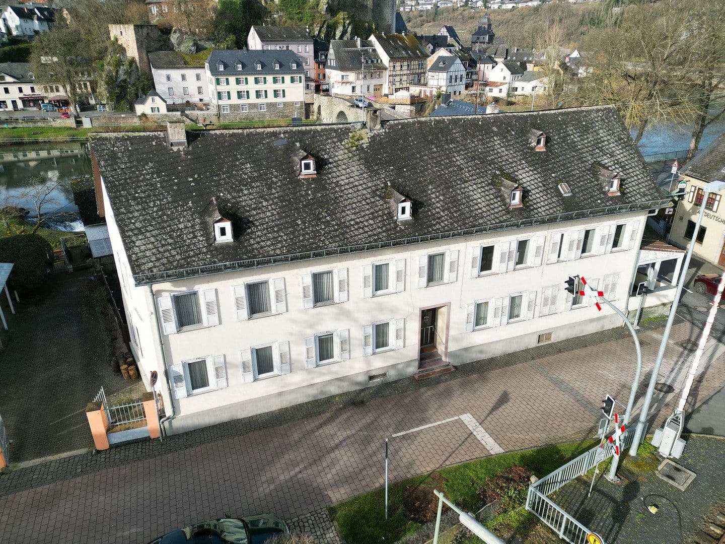 Predaj domu 290 m², pozemok 349 m², Runkel, Hesensko Predaj domu 290 m², pozemok 349 m², Runkel, Hesensko