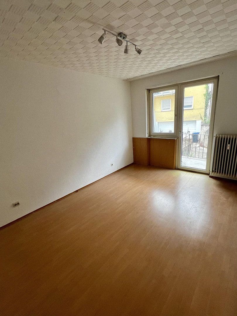 Prenájom bytu 3-izbový 63 m², Burbacher Markt 14, Saarbrücken, Sársko Prenájom bytu 3-izbový 63 m², Burbacher Markt 14, Saarbrücken, Sársko