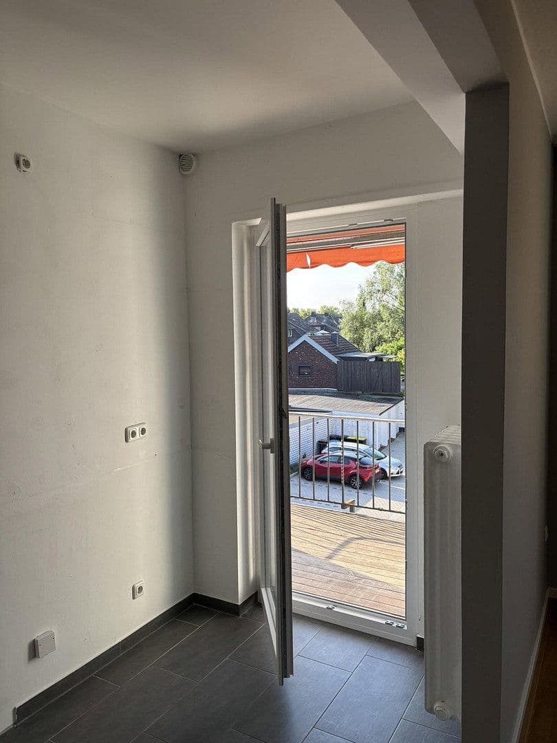 Prenájom bytu 4-izbový 106 m², Dorfstraße 11, Meerbusch, Severné Porýnie - Westfálsko Prenájom bytu 4-izbový 106 m², Dorfstraße 11, Meerbusch, Severné Porýnie - Westfálsko