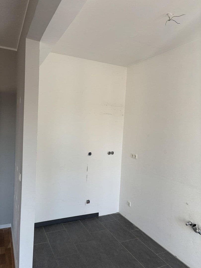 Prenájom bytu 4-izbový 106 m², Dorfstraße 11, Meerbusch, Severné Porýnie - Westfálsko Prenájom bytu 4-izbový 106 m², Dorfstraße 11, Meerbusch, Severné Porýnie - Westfálsko