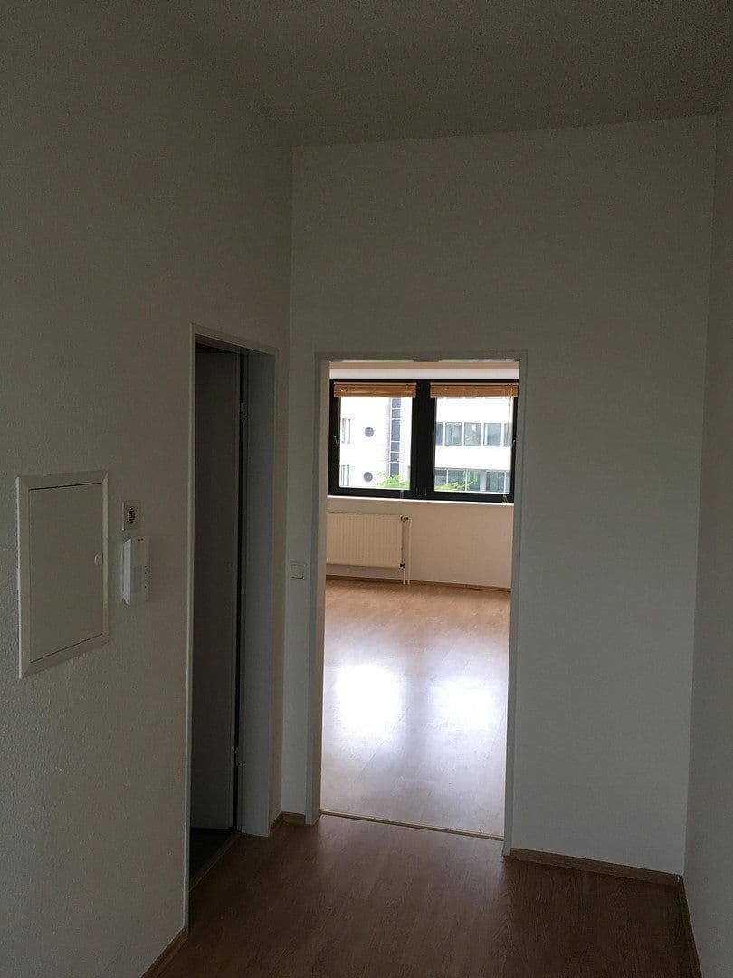 Prenájom bytu 1-izbový 45 m², Monschauer Str. 13, Düsseldorf, Severné Porýnie - Westfálsko Prenájom bytu 1-izbový 45 m², Monschauer Str. 13, Düsseldorf, Severné Porýnie - Westfálsko