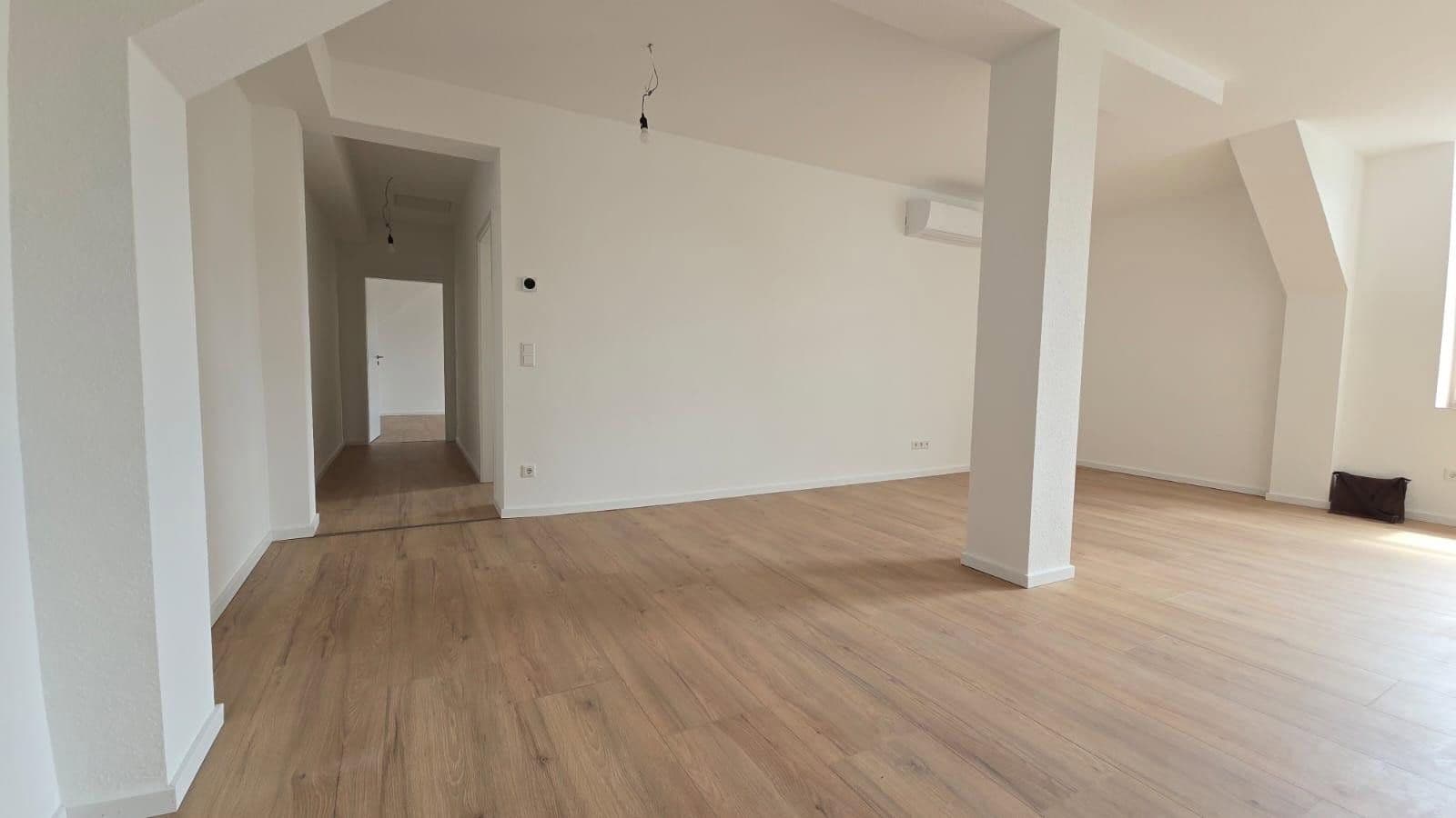 Prenájom bytu 2-izbový 70 m², Dillenburg, Hesensko Prenájom bytu 2-izbový 70 m², Dillenburg, Hesensko