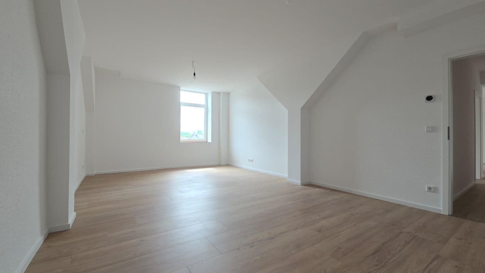 Prenájom bytu 2-izbový 70 m², Dillenburg, Hesensko Prenájom bytu 2-izbový 70 m², Dillenburg, Hesensko