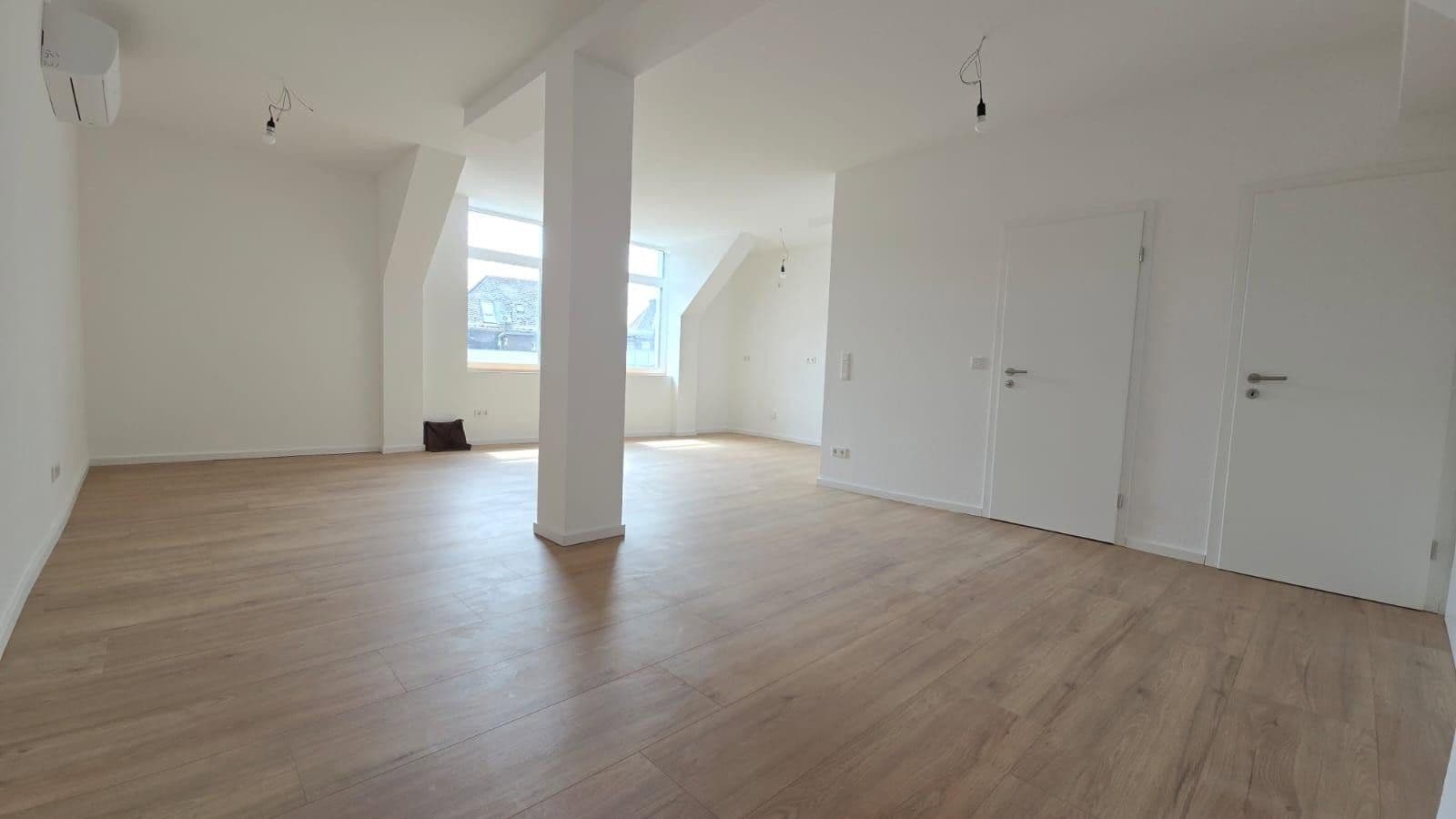 Prenájom bytu 2-izbový 70 m², Dillenburg, Hesensko Prenájom bytu 2-izbový 70 m², Dillenburg, Hesensko