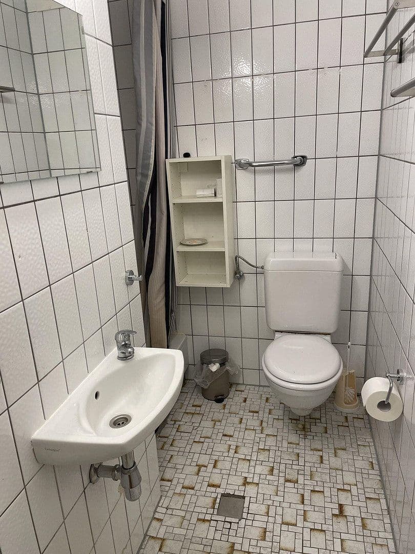 Prenájom bytu 17 m², Ziegeleiweg 14, Köln, Severné Porýnie - Westfálsko Prenájom bytu 17 m², Ziegeleiweg 14, Köln, Severné Porýnie - Westfálsko