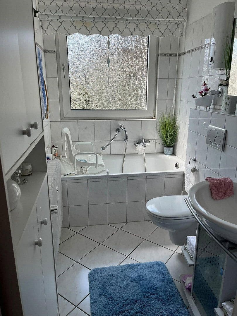 Prenájom bytu 2-izbový 58 m², Schloßstr. 317, Essen, Severné Porýnie - Westfálsko Prenájom bytu 2-izbový 58 m², Schloßstr. 317, Essen, Severné Porýnie - Westfálsko