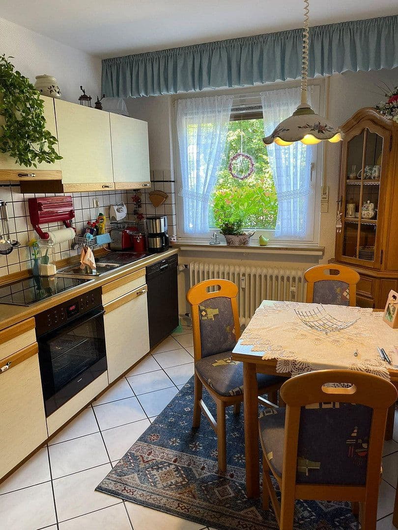 Prenájom bytu 2-izbový 58 m², Schloßstr. 317, Essen, Severné Porýnie - Westfálsko Prenájom bytu 2-izbový 58 m², Schloßstr. 317, Essen, Severné Porýnie - Westfálsko