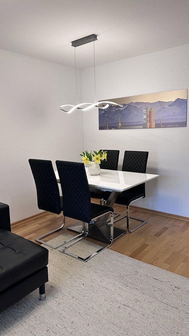 Prenájom bytu 3-izbový 73 m², München, Bavorsko Prenájom bytu 3-izbový 73 m², München, Bavorsko