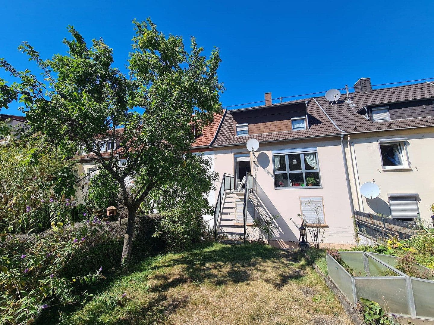Predaj domu 132 m², pozemok 241 m², Moselschachtstraße 3, Neunkirchen, Sársko Predaj domu 132 m², pozemok 241 m², Moselschachtstraße 3, Neunkirchen, Sársko