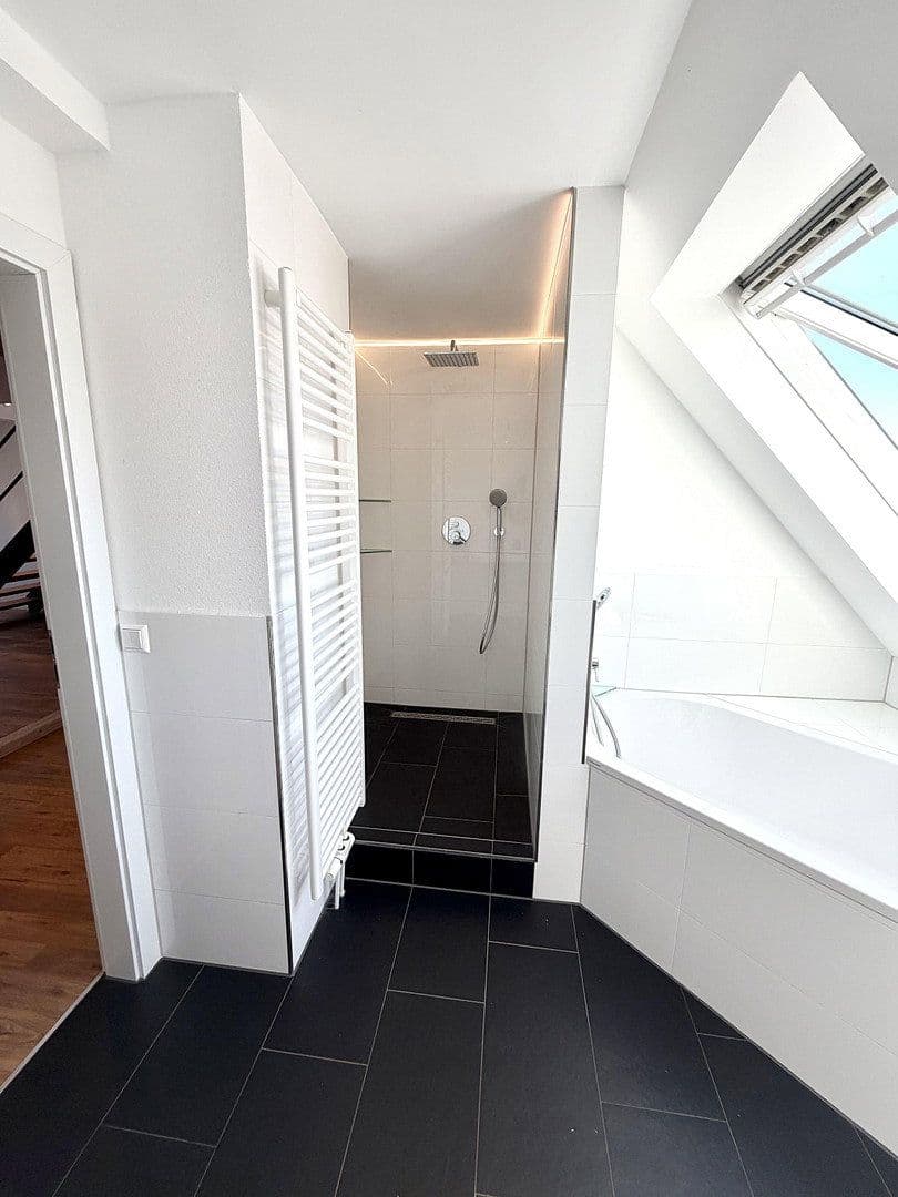 Predaj bytu 3-izbový 83 m², Stuttgart, Bádensko-Wurttembersko Predaj bytu 3-izbový 83 m², Stuttgart, Bádensko-Wurttembersko