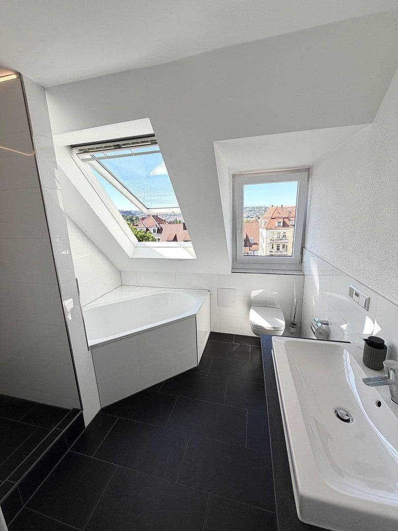 Predaj bytu 3-izbový 83 m², Stuttgart, Bádensko-Wurttembersko Predaj bytu 3-izbový 83 m², Stuttgart, Bádensko-Wurttembersko