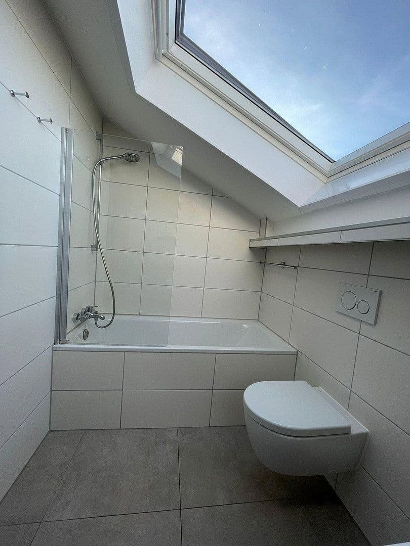 Predaj domu 118 m², pozemok 324 m², Schwieberdingen, Bádensko-Wurttembersko Predaj domu 118 m², pozemok 324 m², Schwieberdingen, Bádensko-Wurttembersko