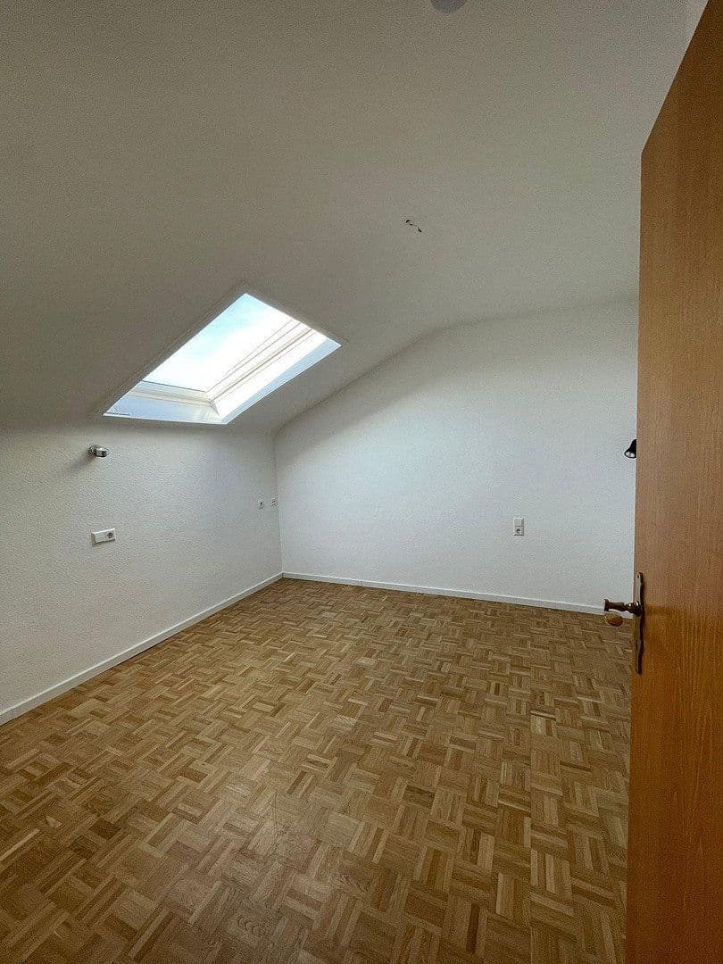 Predaj domu 118 m², pozemok 324 m², Schwieberdingen, Bádensko-Wurttembersko Predaj domu 118 m², pozemok 324 m², Schwieberdingen, Bádensko-Wurttembersko