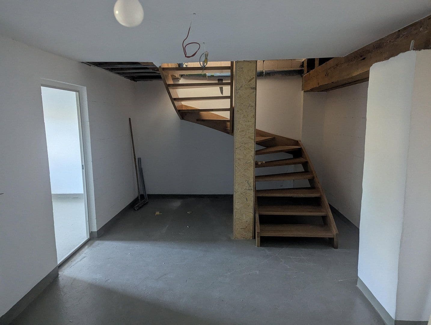 Prenájom domu 175 m², pozemok 225 m², Bahnhofstrasse 19, Obertraubling, Bavorsko Prenájom domu 175 m², pozemok 225 m², Bahnhofstrasse 19, Obertraubling, Bavorsko