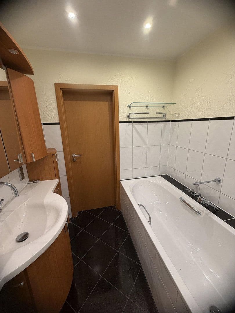 Predaj bytu 4-izbový 98 m², Am Braken 14, Wülfrath, Severné Porýnie - Westfálsko Predaj bytu 4-izbový 98 m², Am Braken 14, Wülfrath, Severné Porýnie - Westfálsko