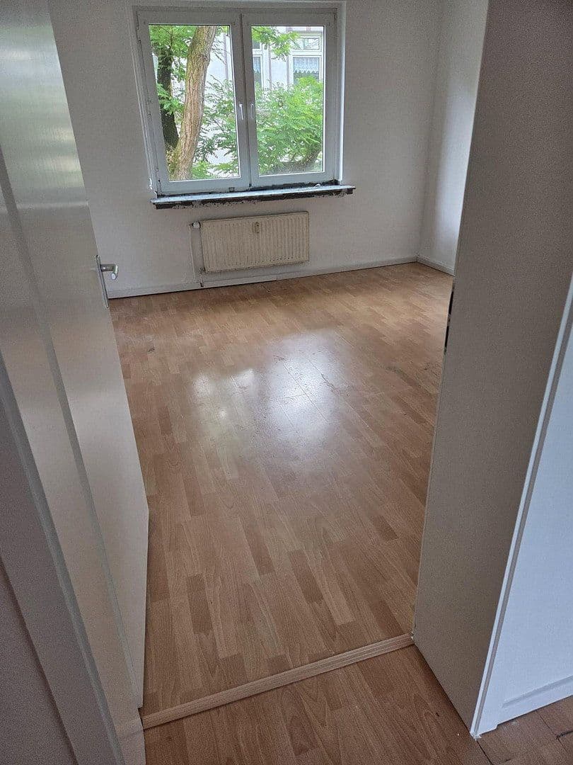 Prenájom bytu 3-izbový 89 m², Schmiedstraße 25, Oberhausen, Severné Porýnie - Westfálsko Prenájom bytu 3-izbový 89 m², Schmiedstraße 25, Oberhausen, Severné Porýnie - Westfálsko