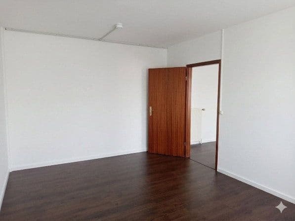 Prenájom nebytového priestoru 725 m², Barsbüttel, Šlezvicko-Holštajnsko Prenájom nebytového priestoru 725 m², Barsbüttel, Šlezvicko-Holštajnsko