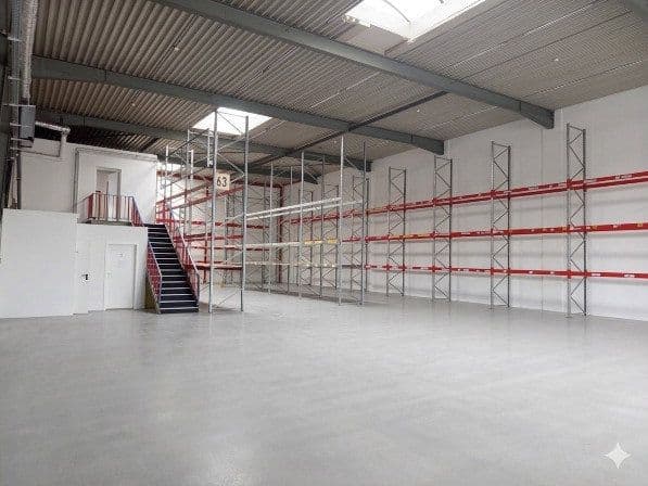 Prenájom nebytového priestoru 725 m², Barsbüttel, Šlezvicko-Holštajnsko Prenájom nebytového priestoru 725 m², Barsbüttel, Šlezvicko-Holštajnsko