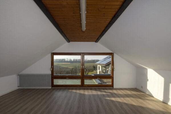 Predaj domu 260 m², pozemok 2.258 m², Gundelsheim, Bádensko-Wurttembersko Predaj domu 260 m², pozemok 2.258 m², Gundelsheim, Bádensko-Wurttembersko